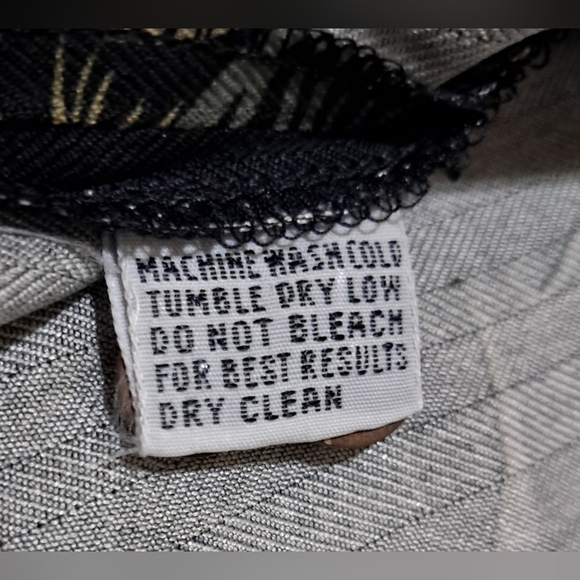 Tommy Bahama Men's Luxe Silk Camp Shirt with Tropical Print Size XL - Picture 4 of 16